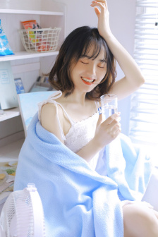 黄蜂女